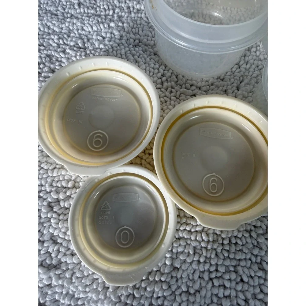 Rubbermaid Servin Saver Vintage Food Storage Set 6 Cup and‎ 1/2 Cup Almond Lids